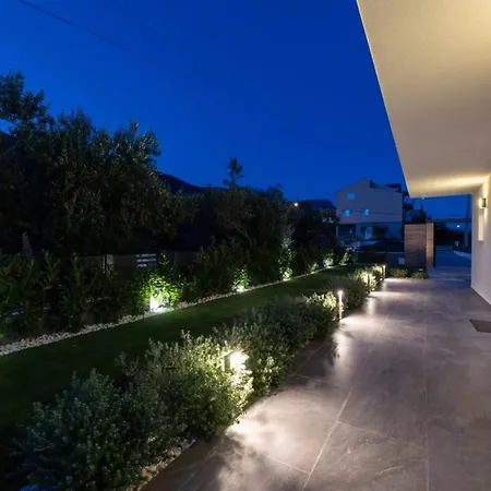 Luxury Doma With Heated Pool * Kastel Stari