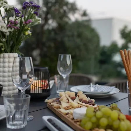 Luxury Doma With Heated Pool Вілла