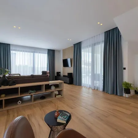 Вілла Luxury Doma With Heated Pool *