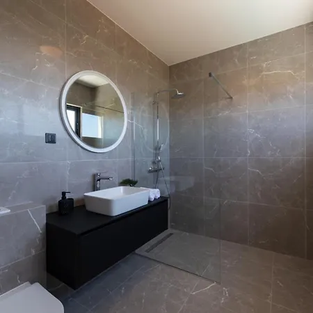 Вілла Luxury Doma With Heated Pool Kastel Stari