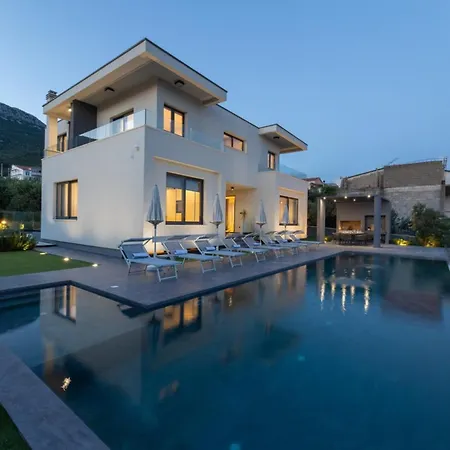 Luxury Doma With Heated Pool * Kastel Stari